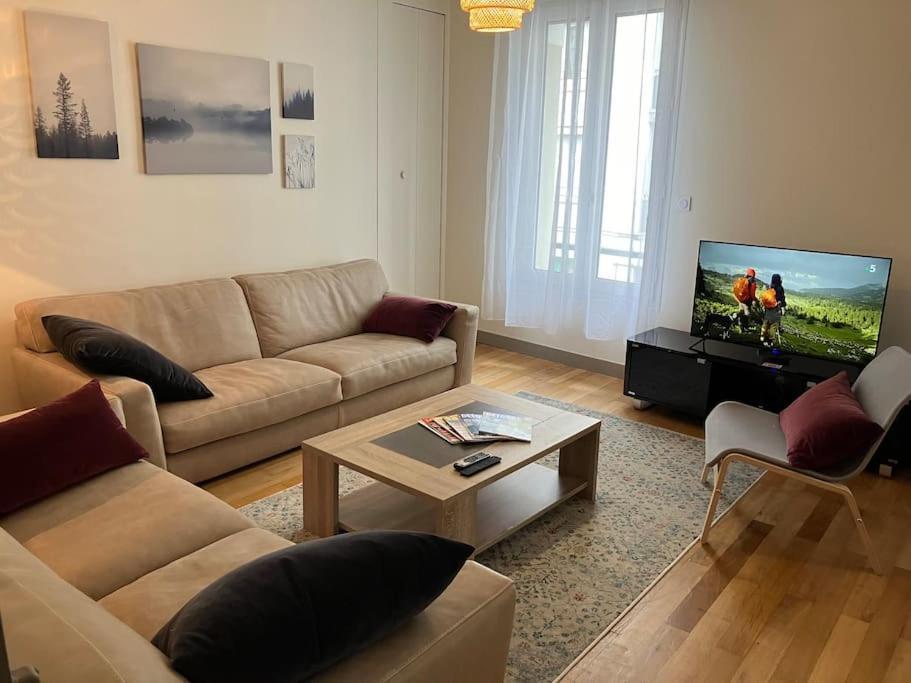 Appartement Spacieux En Centre Ville Vendôme Exterior foto