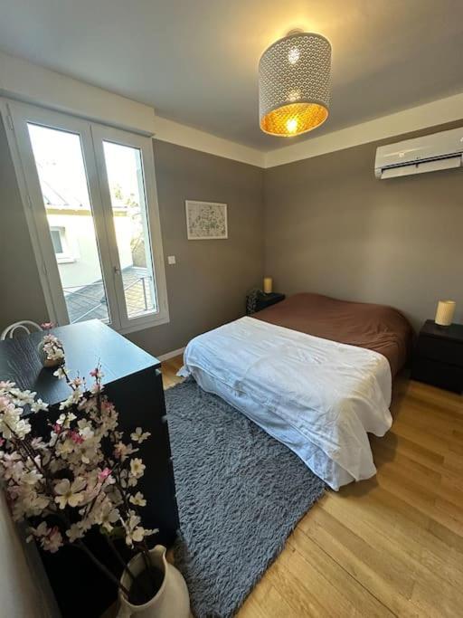 Appartement Spacieux En Centre Ville Vendôme Exterior foto