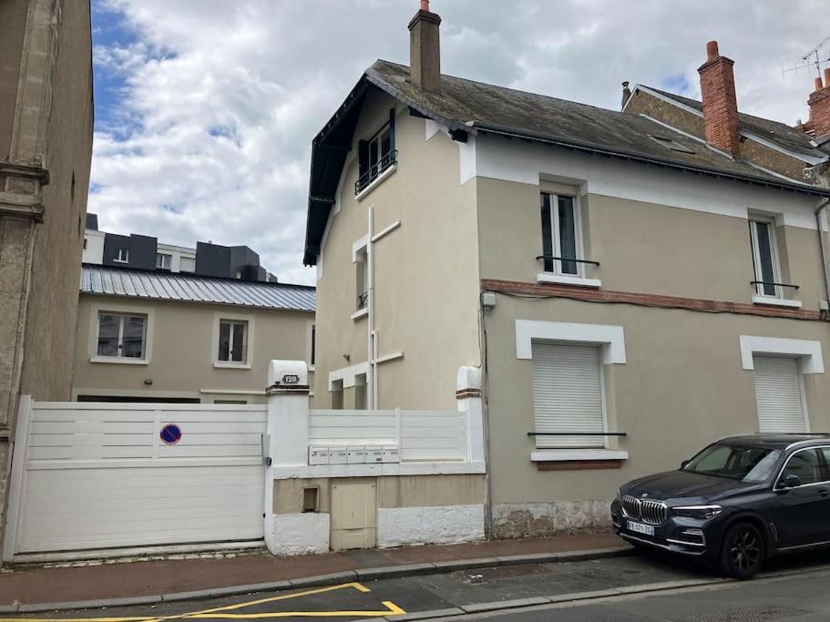 Appartement Spacieux En Centre Ville Vendôme Exterior foto